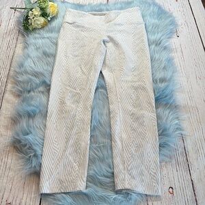 Koral Gauge Capri Leggings White sz M